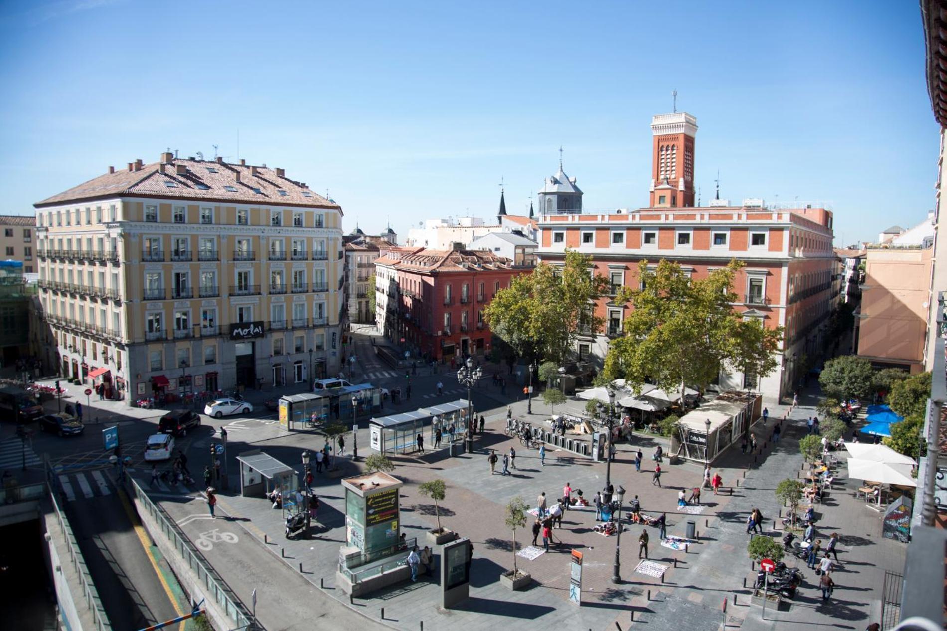 Puerta Del Sol Apartment Madrid Bagian luar foto